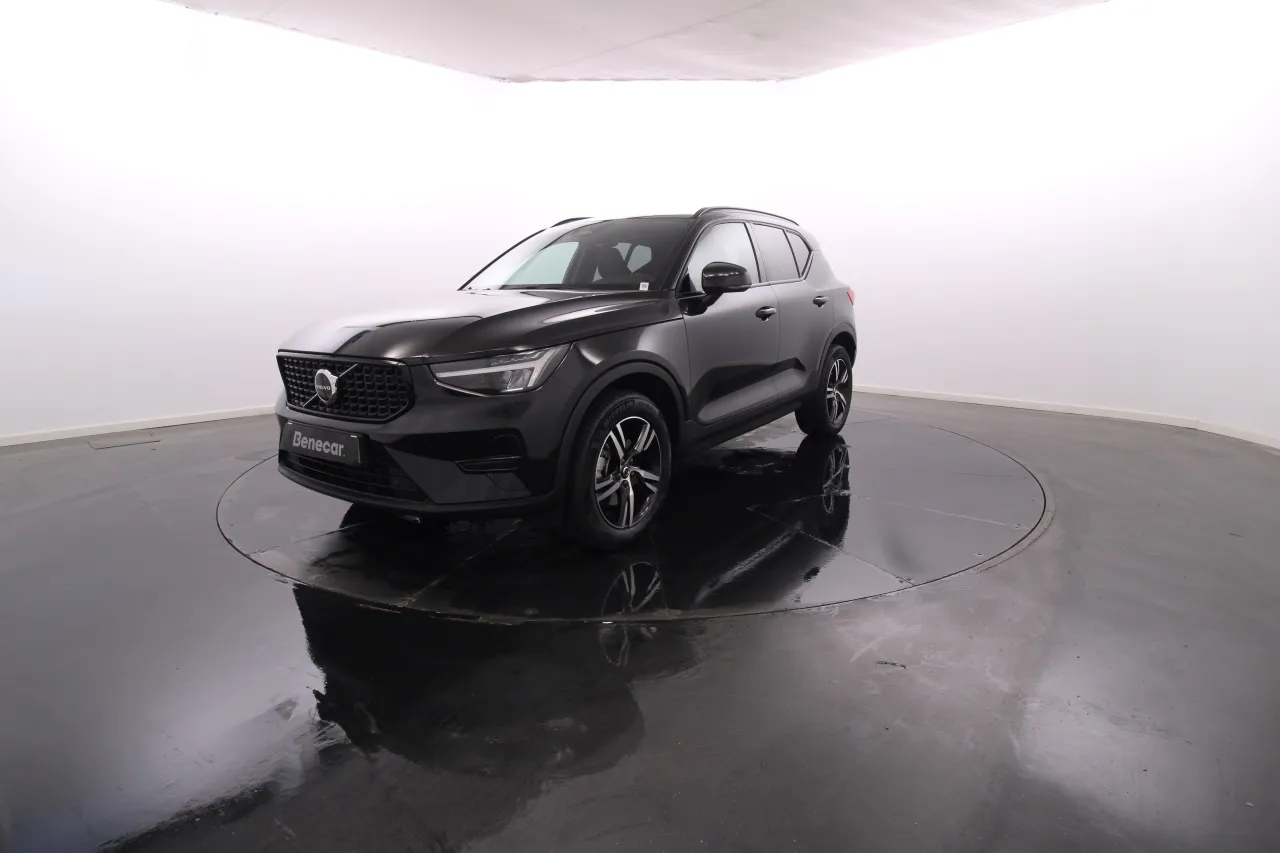 Volvo XC40 Gasoline Hybrid 4 2025
