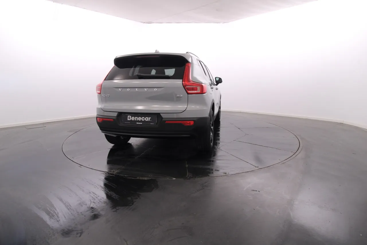 Volvo XC40 Gasoline Hybrid 4 2025