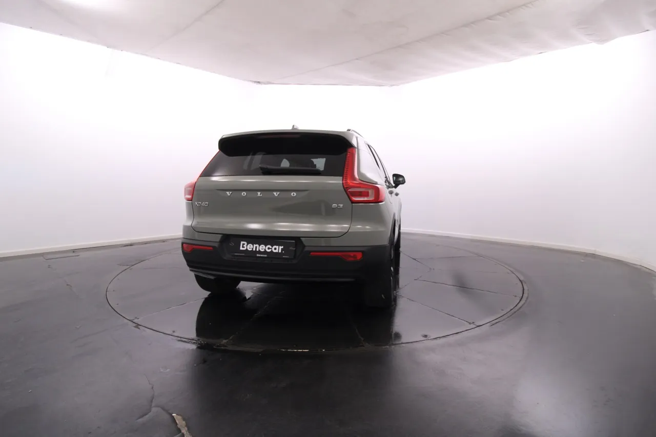 Volvo XC40 Gasoline Hybrid 5 2025