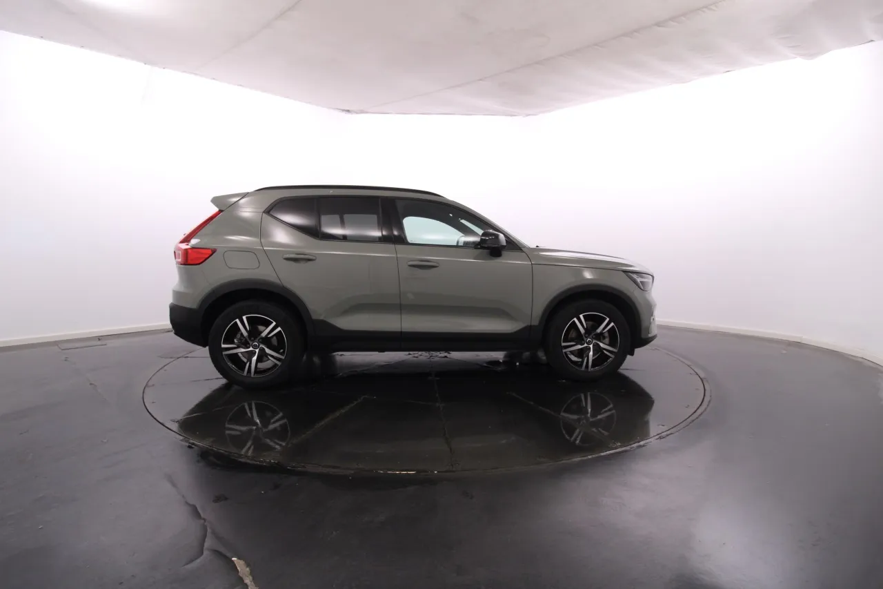 Volvo XC40 Gasoline Hybrid 5 2025
