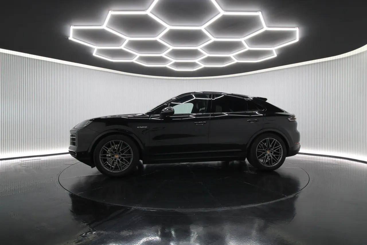 Porsche Cayenne Elétrico Gasolina 7 2025