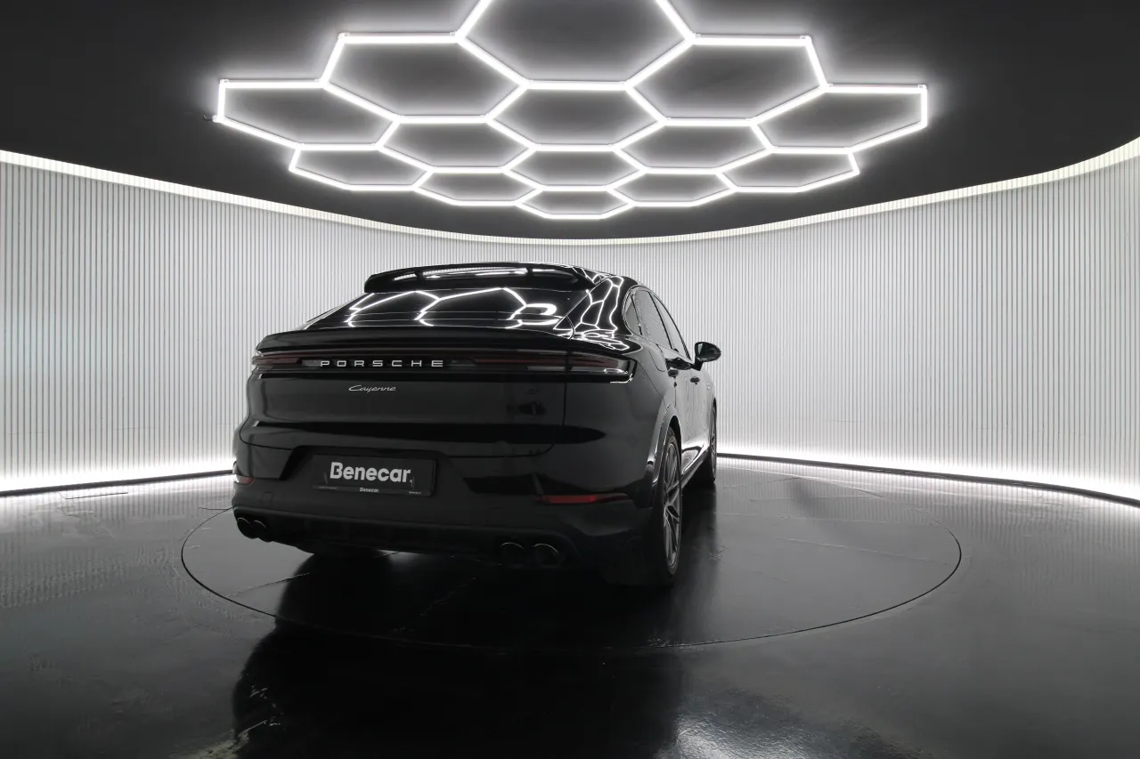 Porsche Cayenne Elétrico Gasolina 7 2025