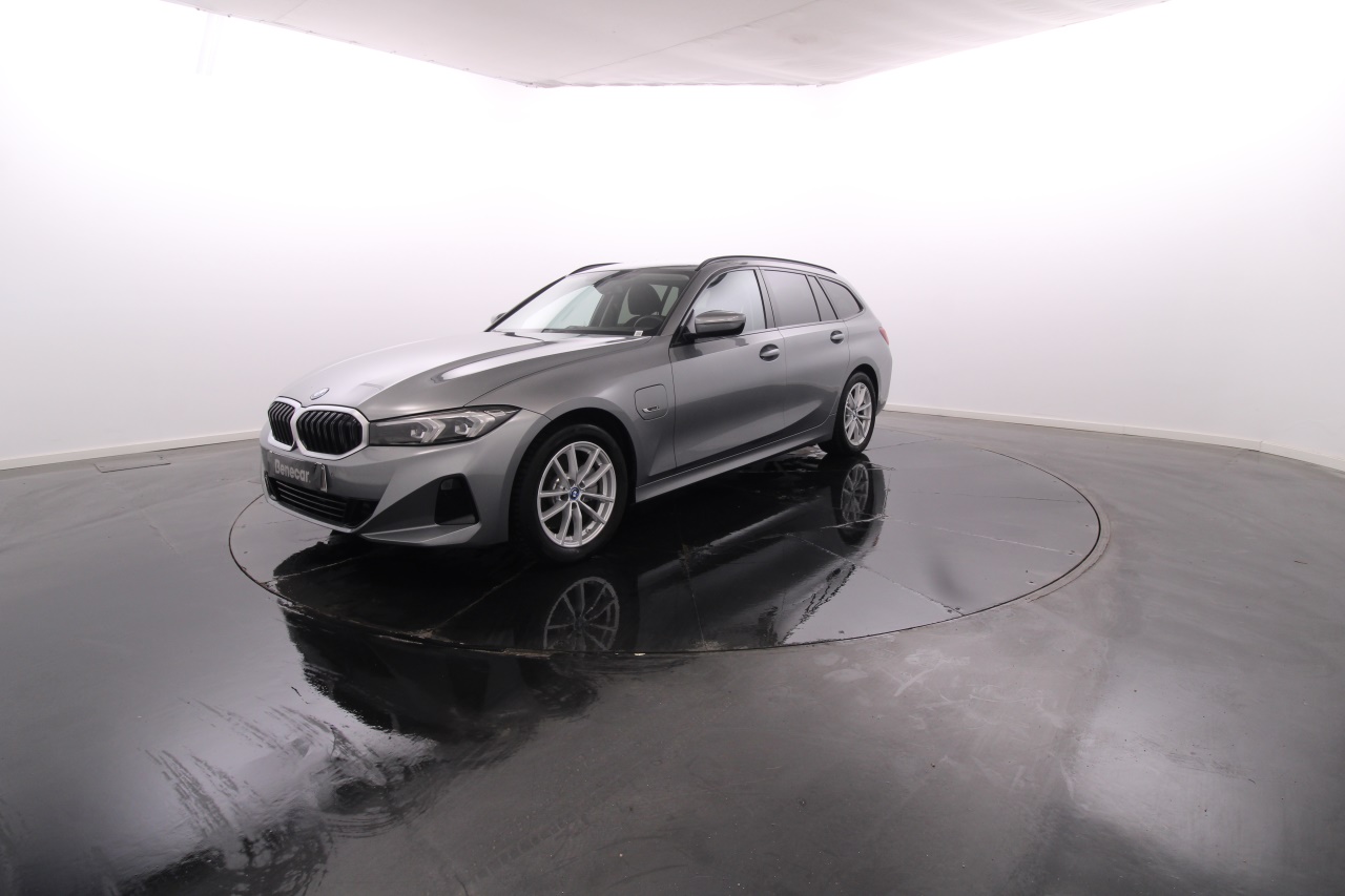 BMW Serie 3 - 320e Elétrico Gasolina 3 2023