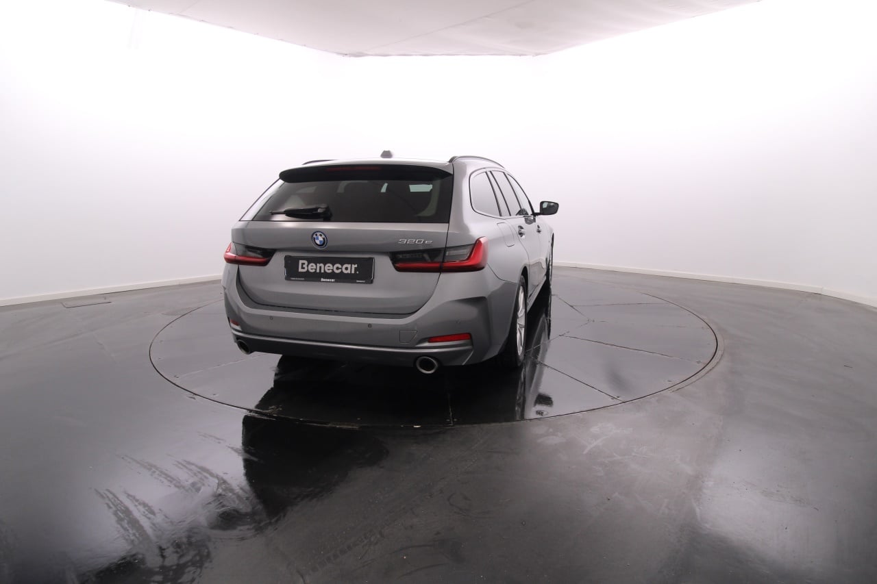 BMW Serie 3 - 320e Elétrico Gasolina 3 2023