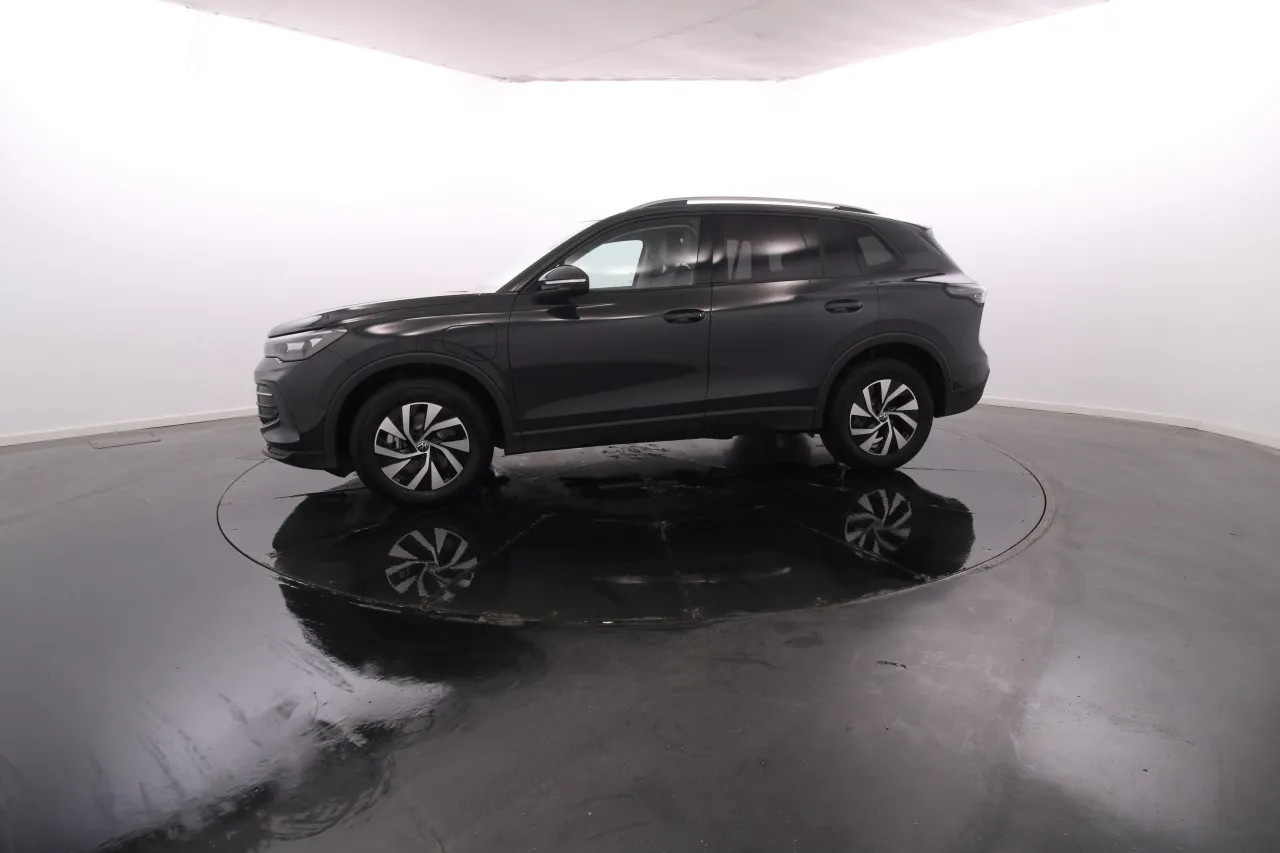 Volkswagen Tiguan Elétrico Gasolina 4 2025