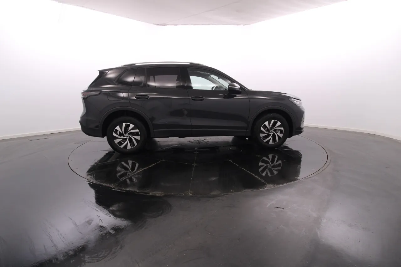 Volkswagen Tiguan Elétrico Gasolina 4 2025