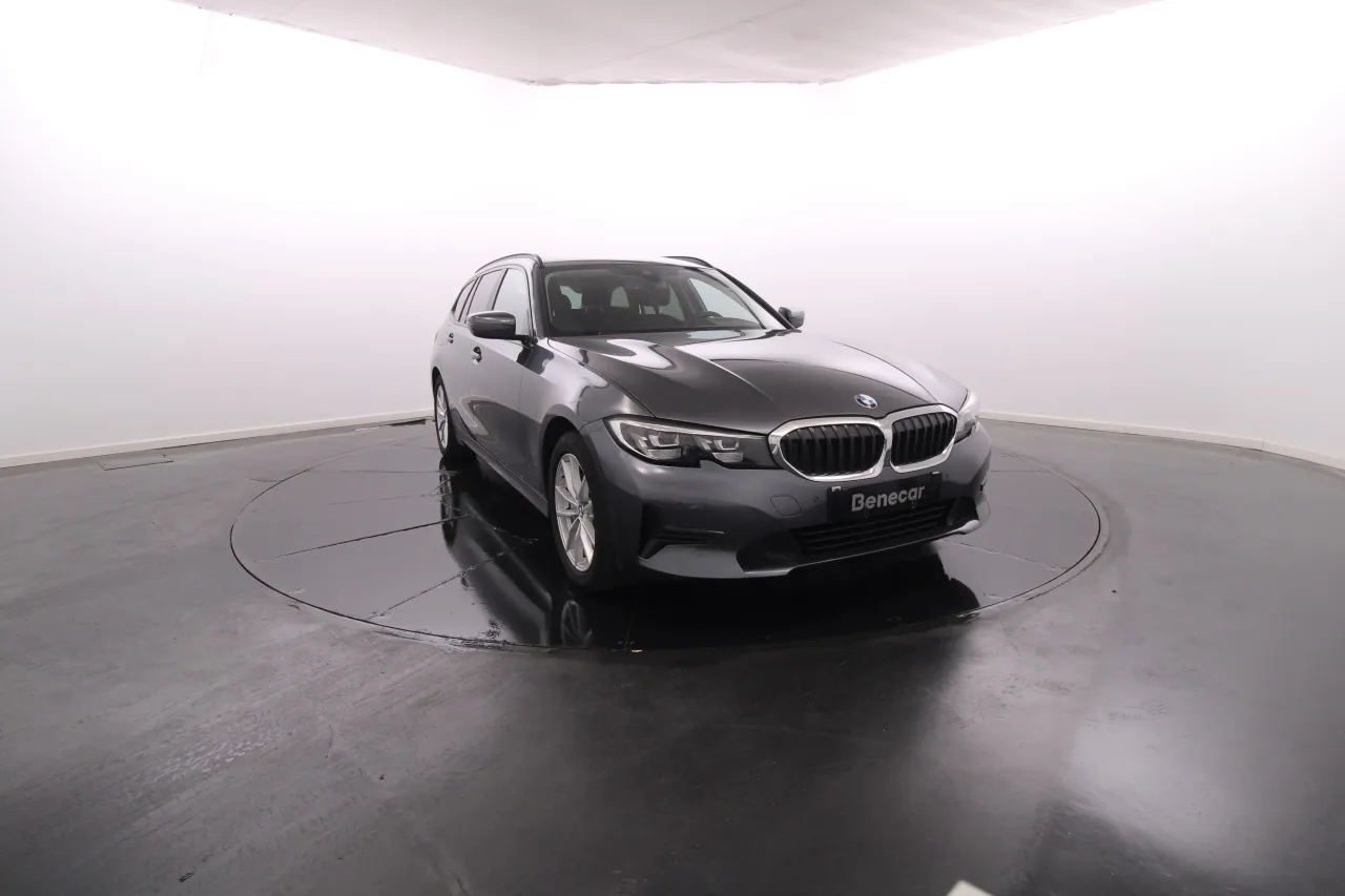 BMW Serie 3 - 330e Electric Gasoline 11 2020