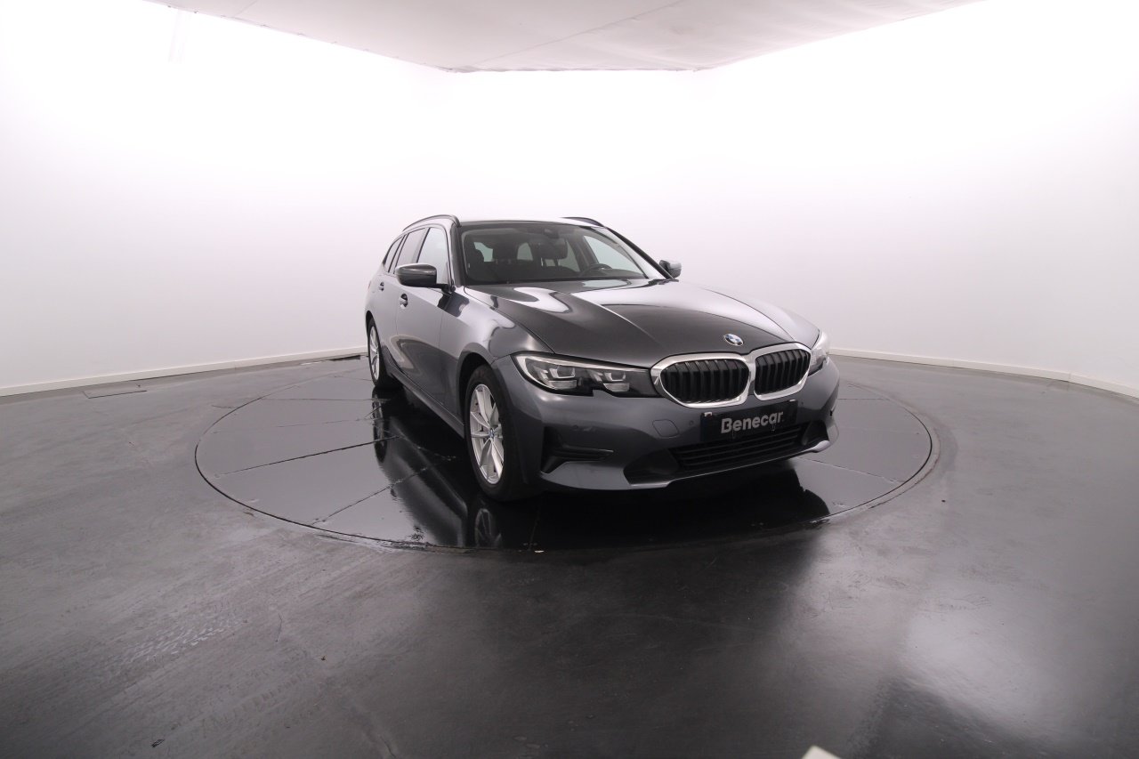 BMW Serie 3 - 330e Electric Gasoline 11 2020