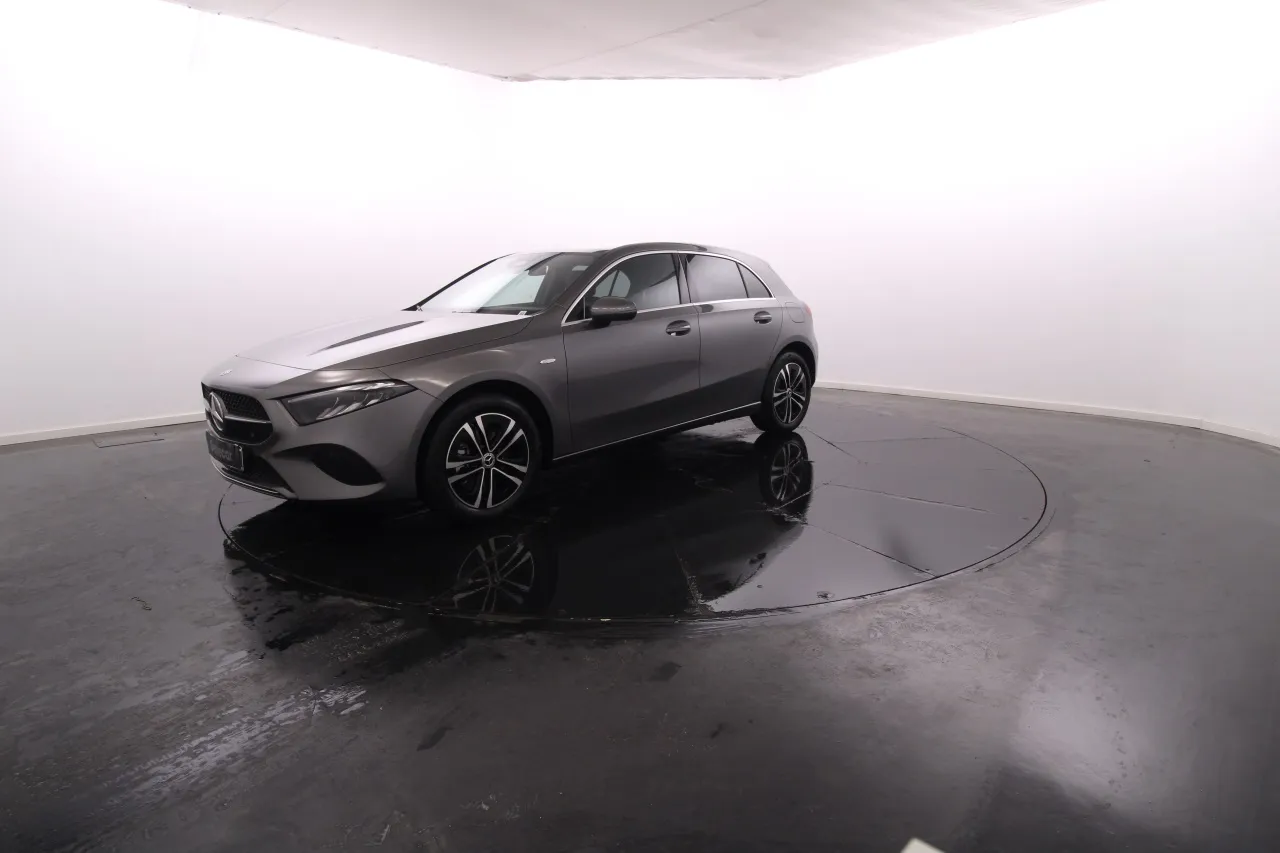 Mercedes-Benz Classe A - 250 Electric Gasoline 10 2025