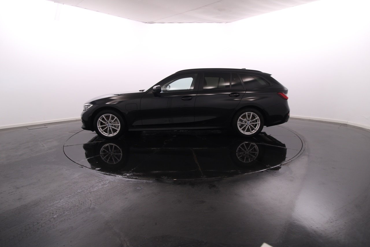 BMW Serie 3 - 330e Electric Gasoline 7 2021