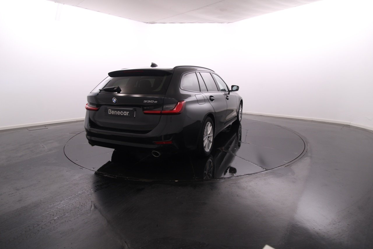 BMW Serie 3 - 330e Electric Gasoline 7 2021