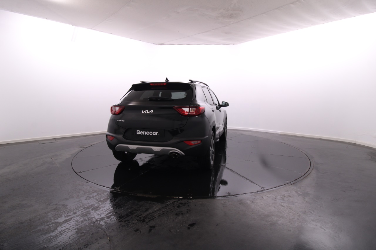 Kia Stonic Gasolina 2 2025