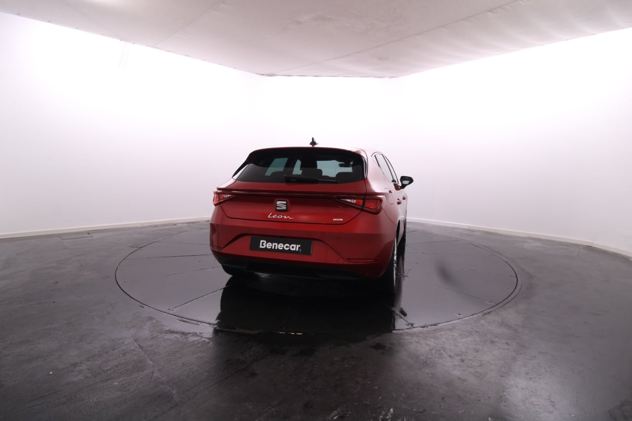 Seat Leon Elétrico Gasolina 9 2024