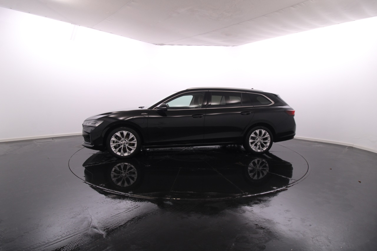 Skoda Superb Break Elétrico Gasolina 8 2024