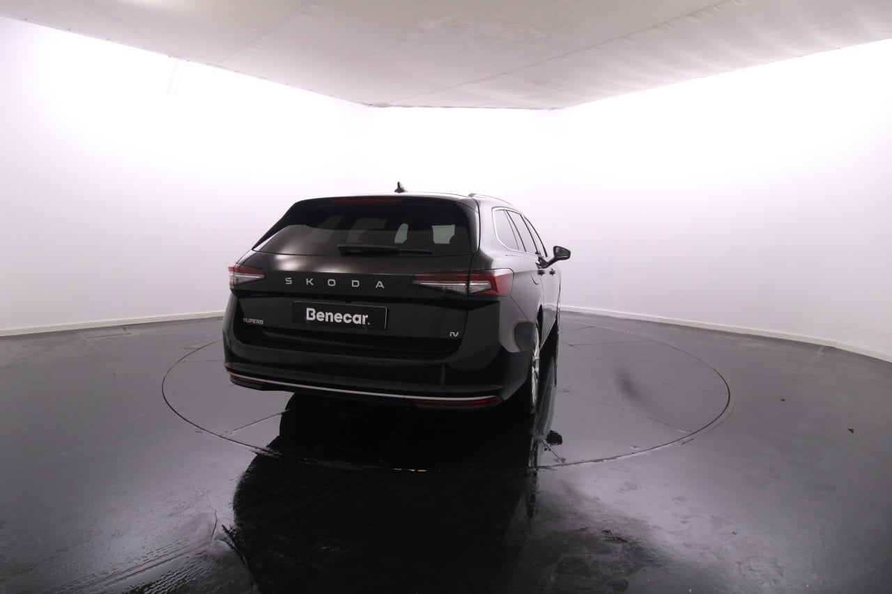 Skoda Superb Break Elétrico Gasolina 8 2024