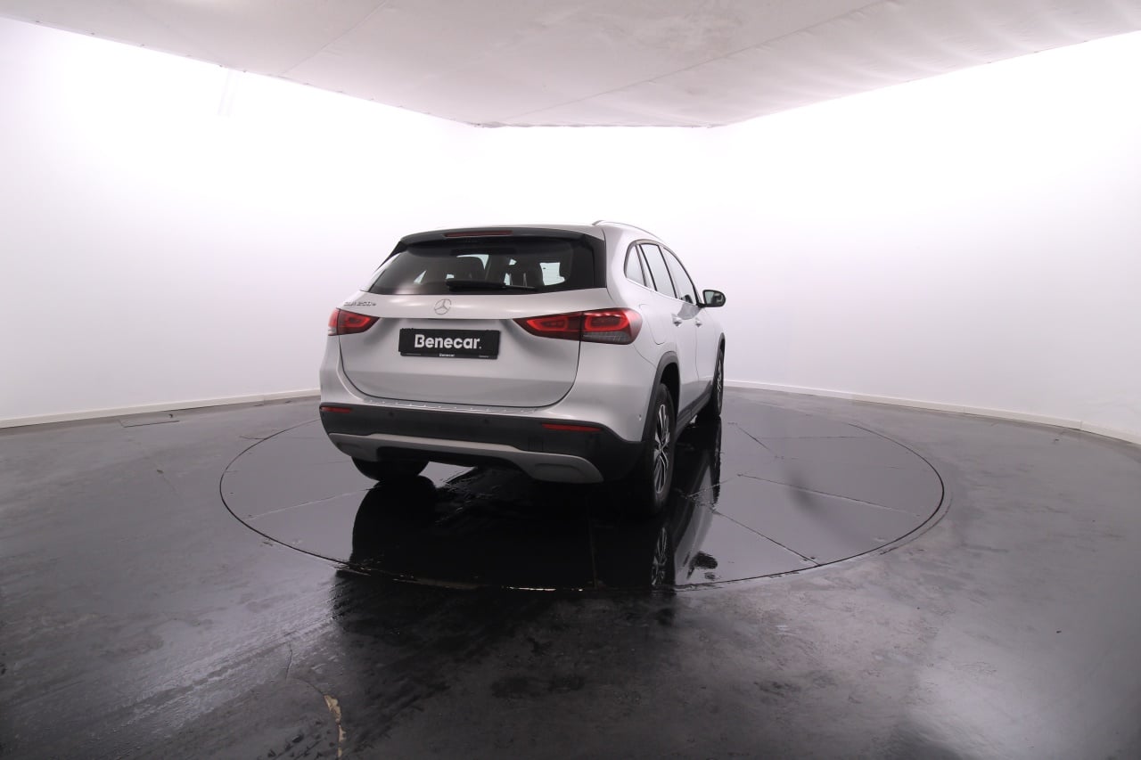Mercedes-Benz Classe GLA - 250 Elétrico Gasolina 10 2021