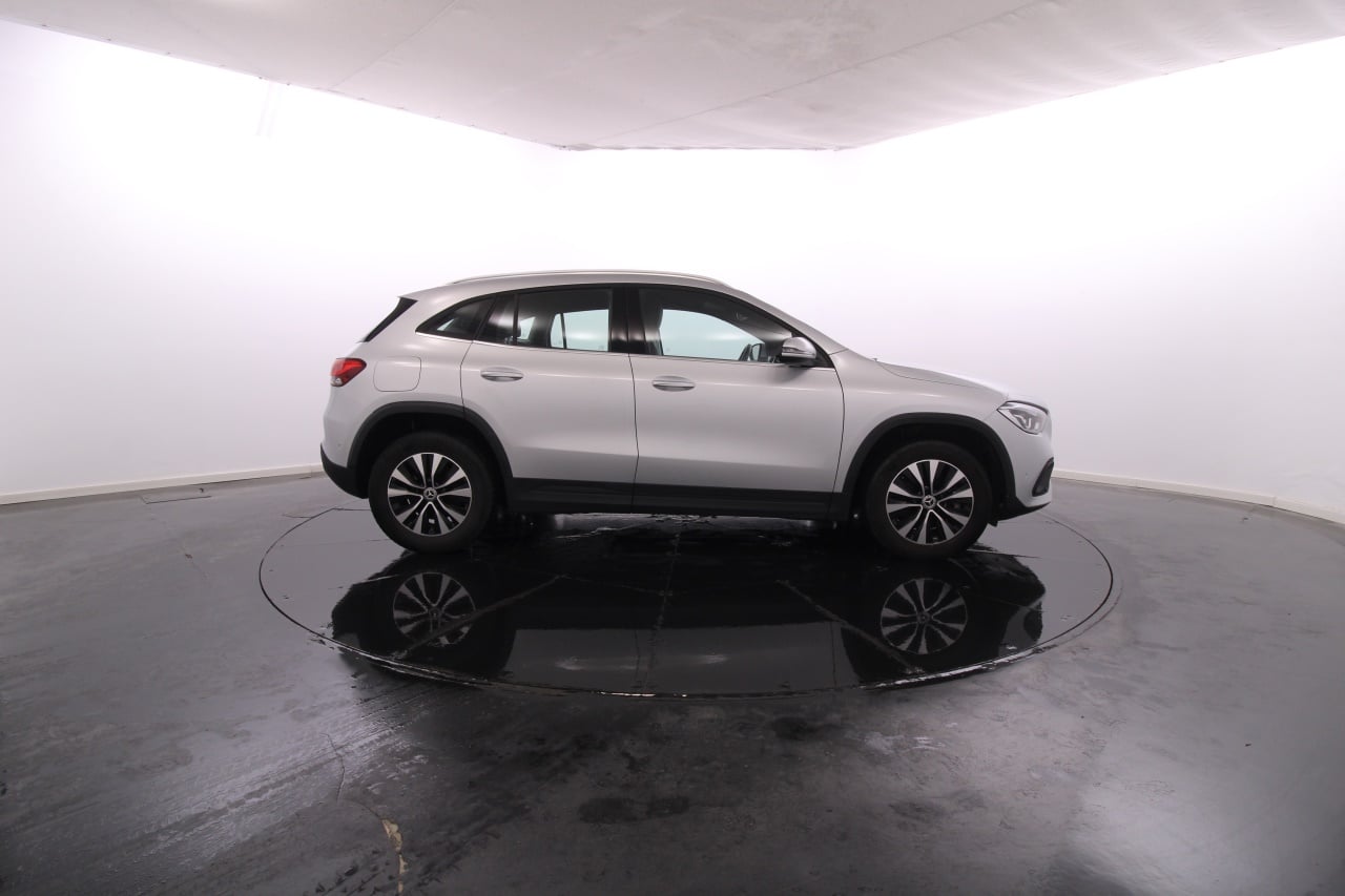 Mercedes-Benz Classe GLA - 250 Elétrico Gasolina 10 2021