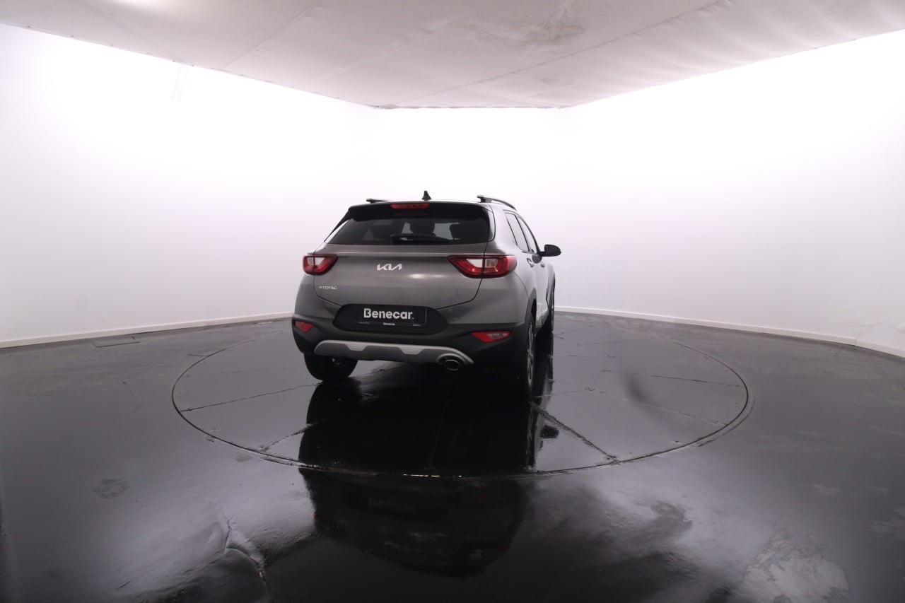 Kia Stonic Gasolina 6 2025