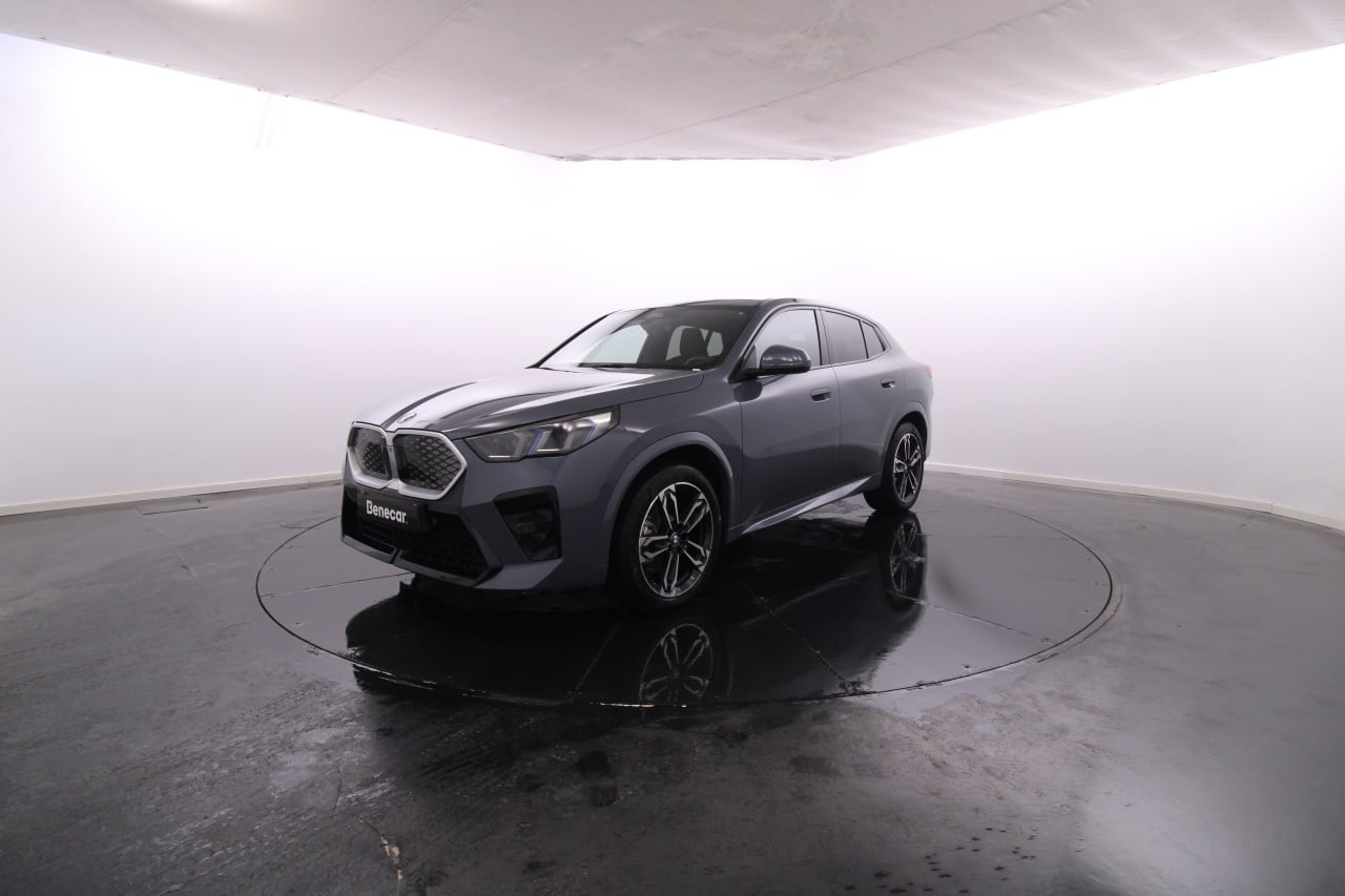 BMW iX2 Elétrico 9 2025