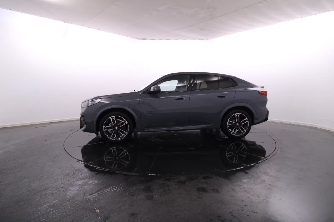 BMW iX2 Elétrico 9 2025