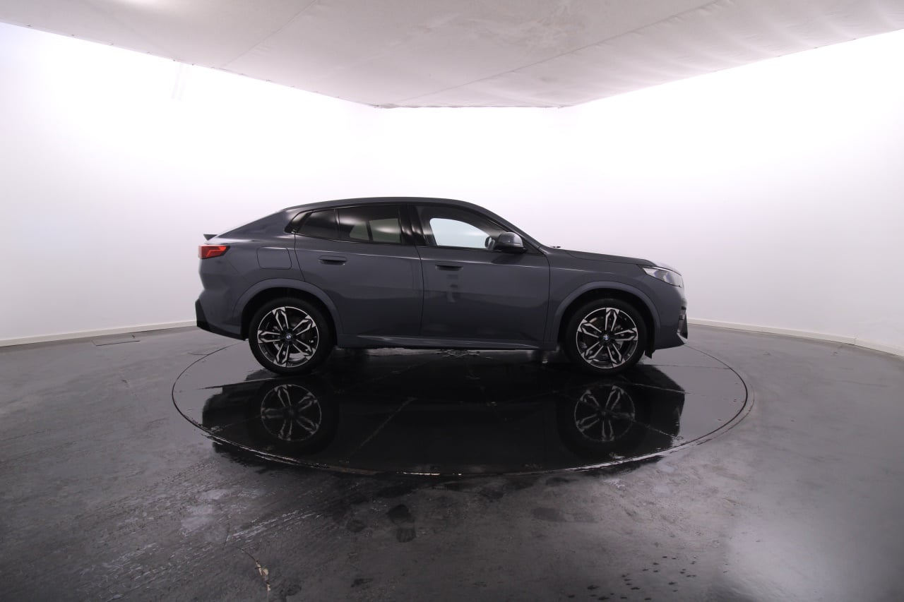 BMW iX2 Elétrico 9 2025