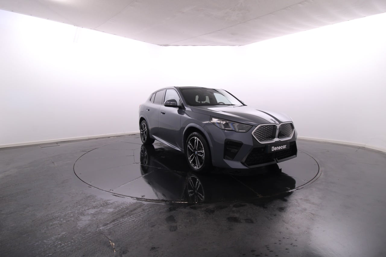 BMW iX2 Elétrico 9 2025