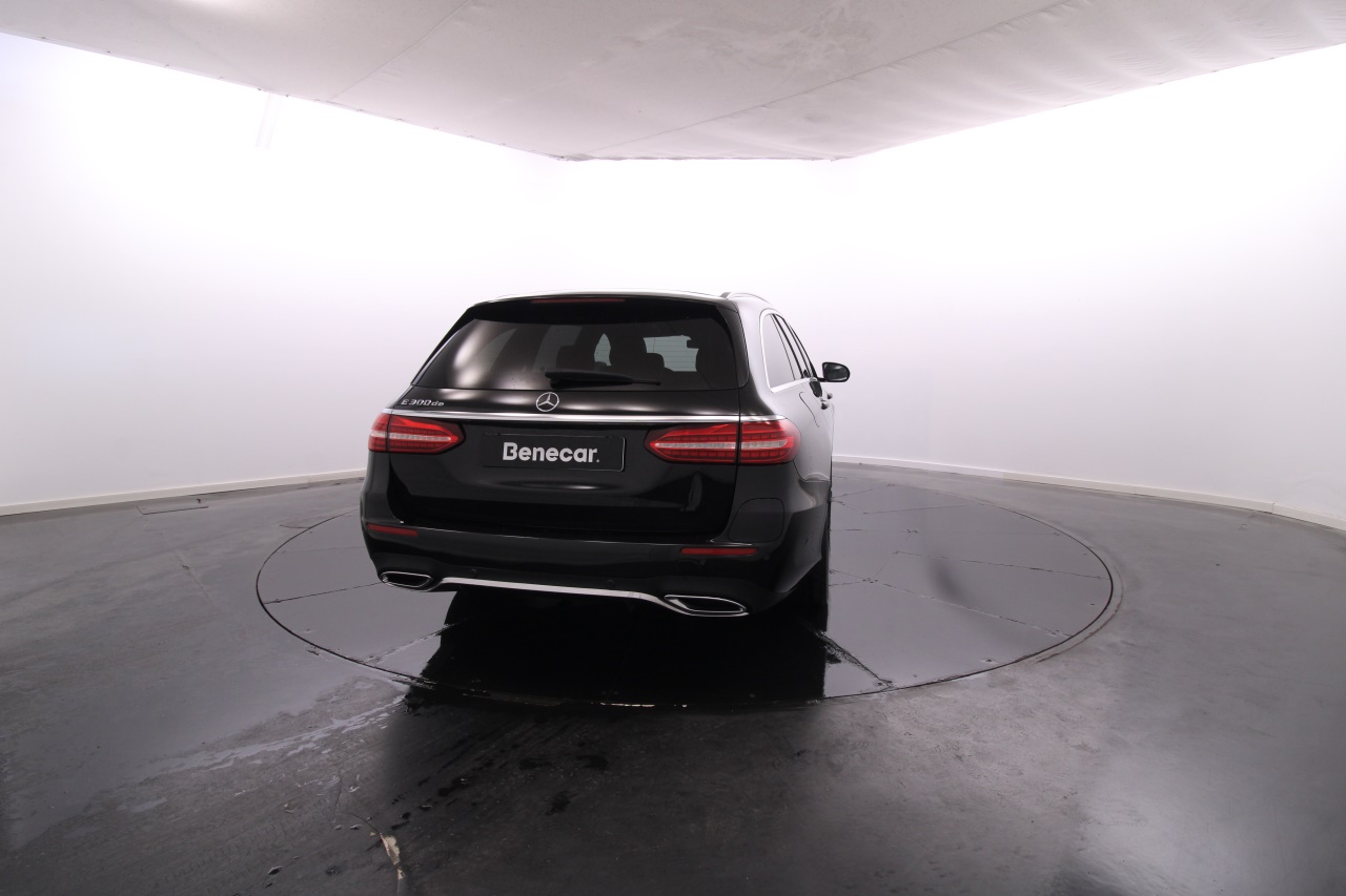 Mercedes-Benz Classe E - 300 Híbrido Diesel 7 2023