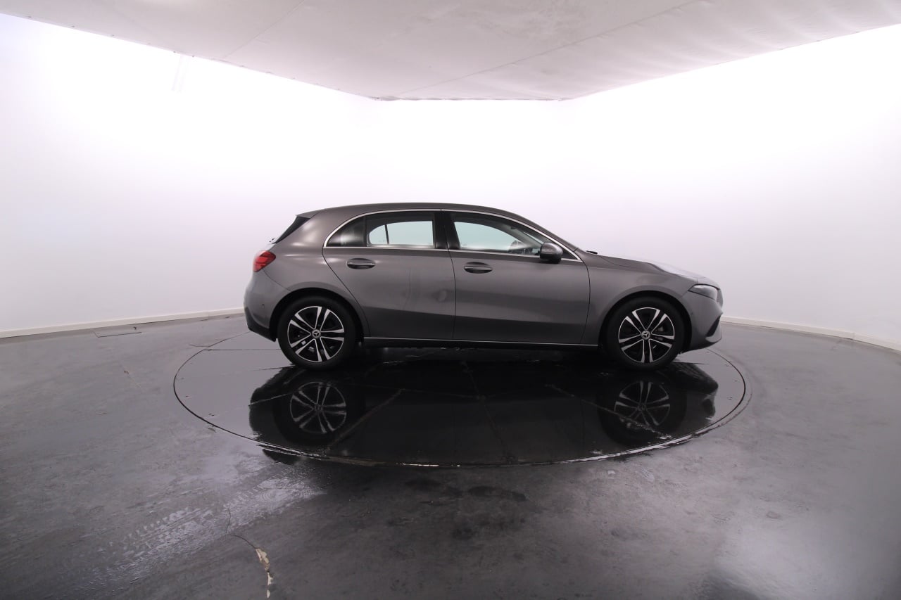 Mercedes-Benz Classe A - 200 Híbrido Gasolina 9 2024