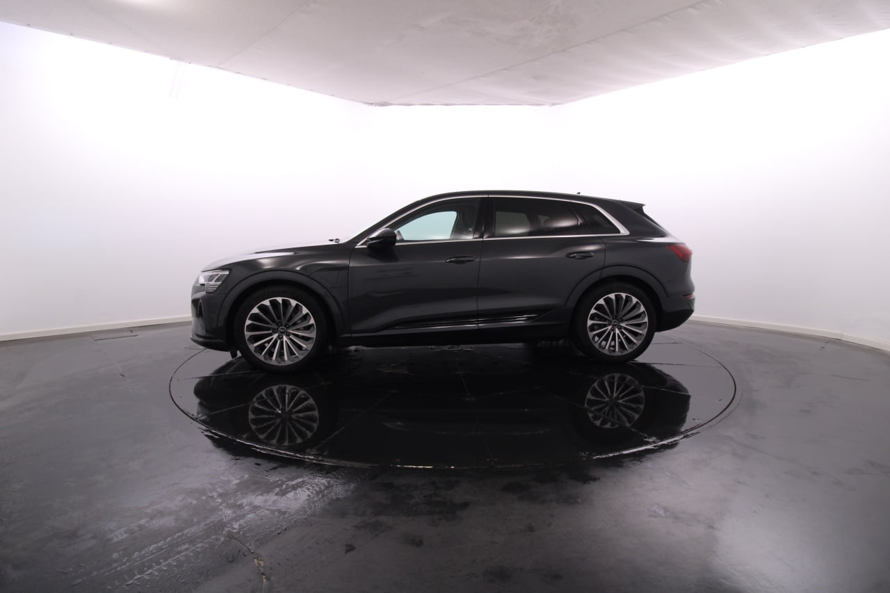 Audi Q8 e-tron Elétrico 12 2023