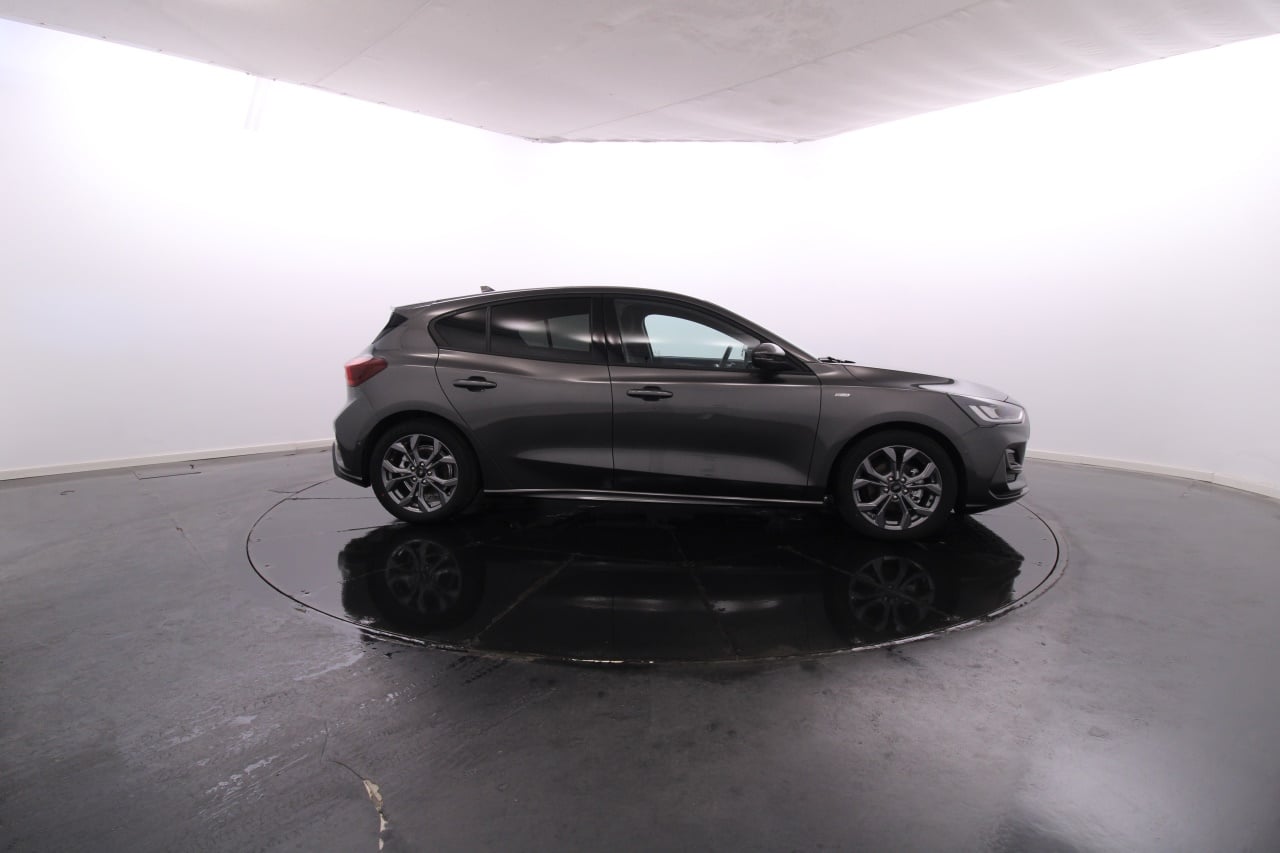 Ford Focus Gasoline Hybrid 12 2025