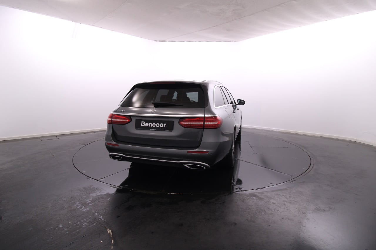 Mercedes-Benz Classe E - 220 Diesel 11 2022