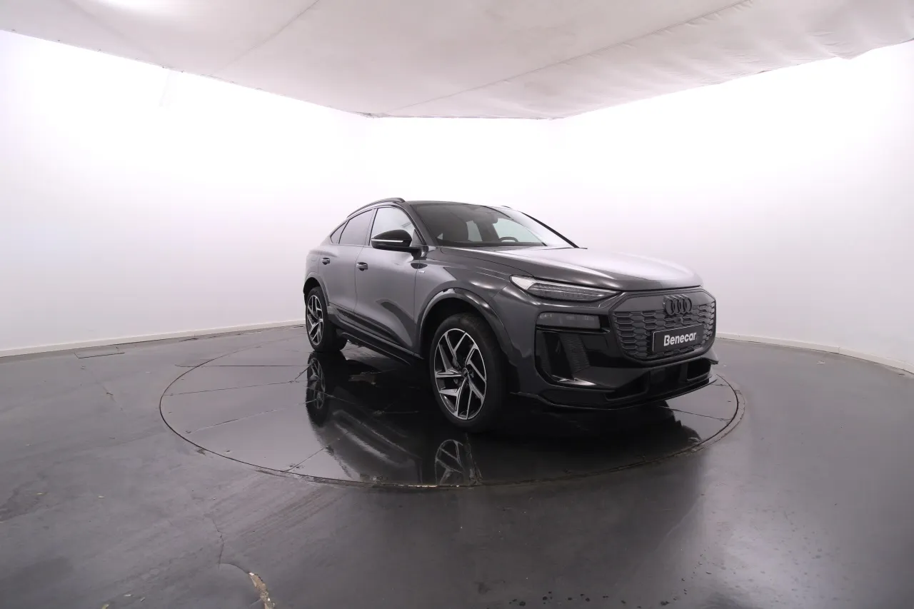 Audi Q6 Sportback e-tron Electric 6 2025