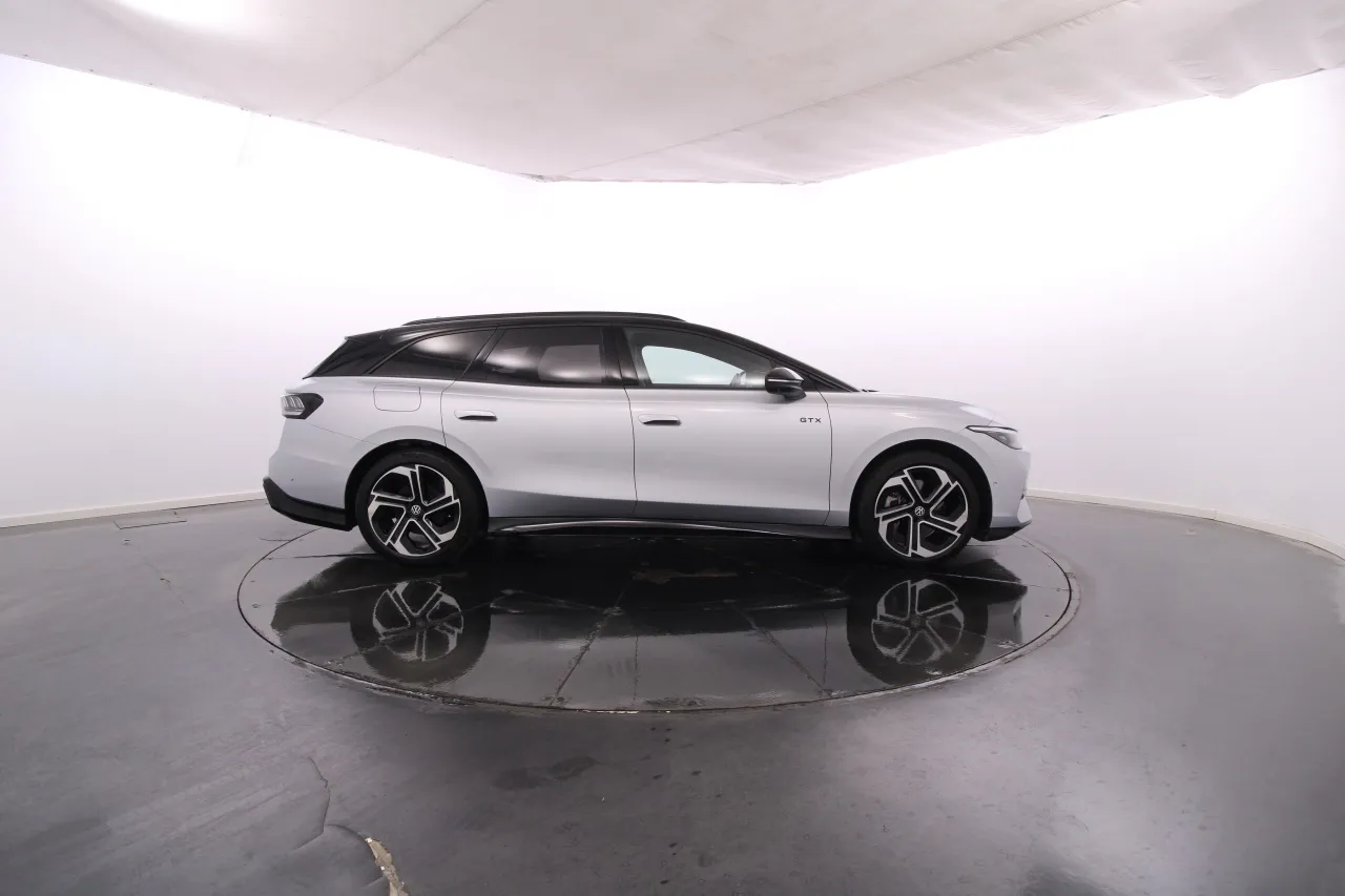 Volkswagen ID 7 Tourer Elétrico 12 2024