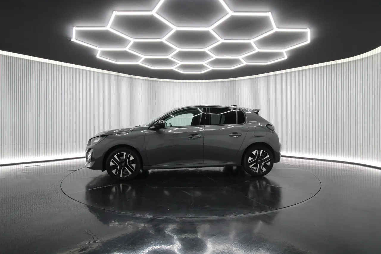 Peugeot 208 Gasoline Hybrid 2 2025