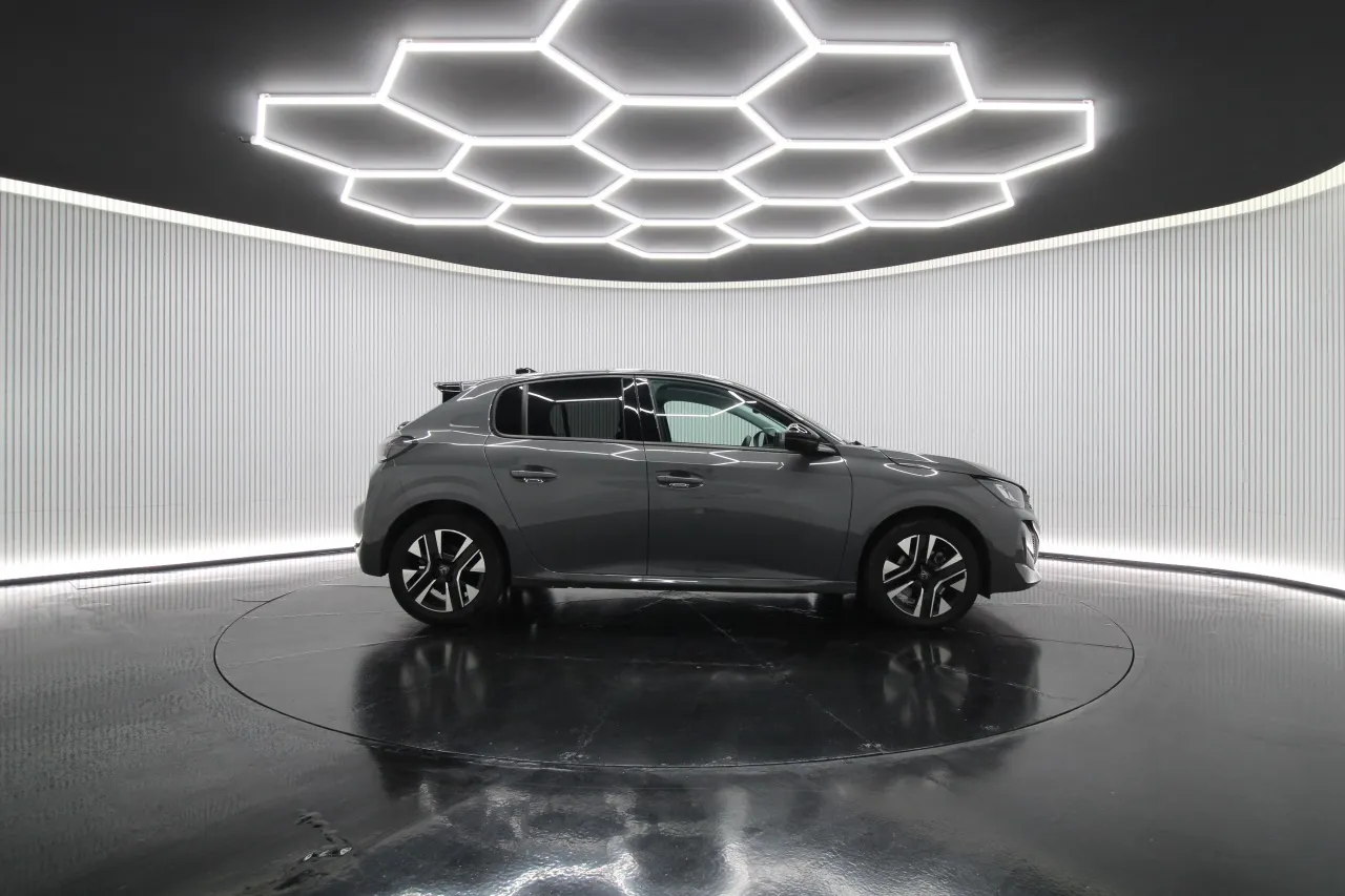 Peugeot 208 Gasoline Hybrid 2 2025