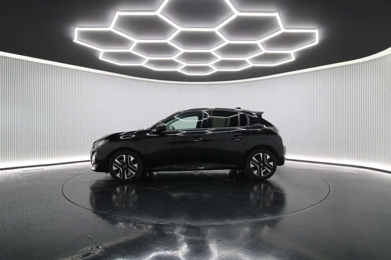 Peugeot 208 Gasoline Hybrid 3 2025