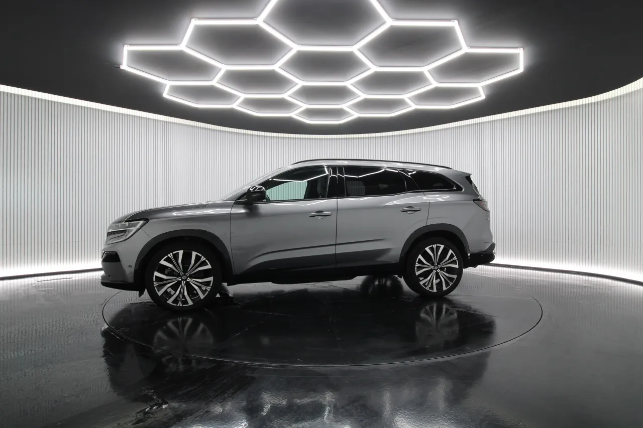 Renault Espace Gasoline Hybrid 6 2023