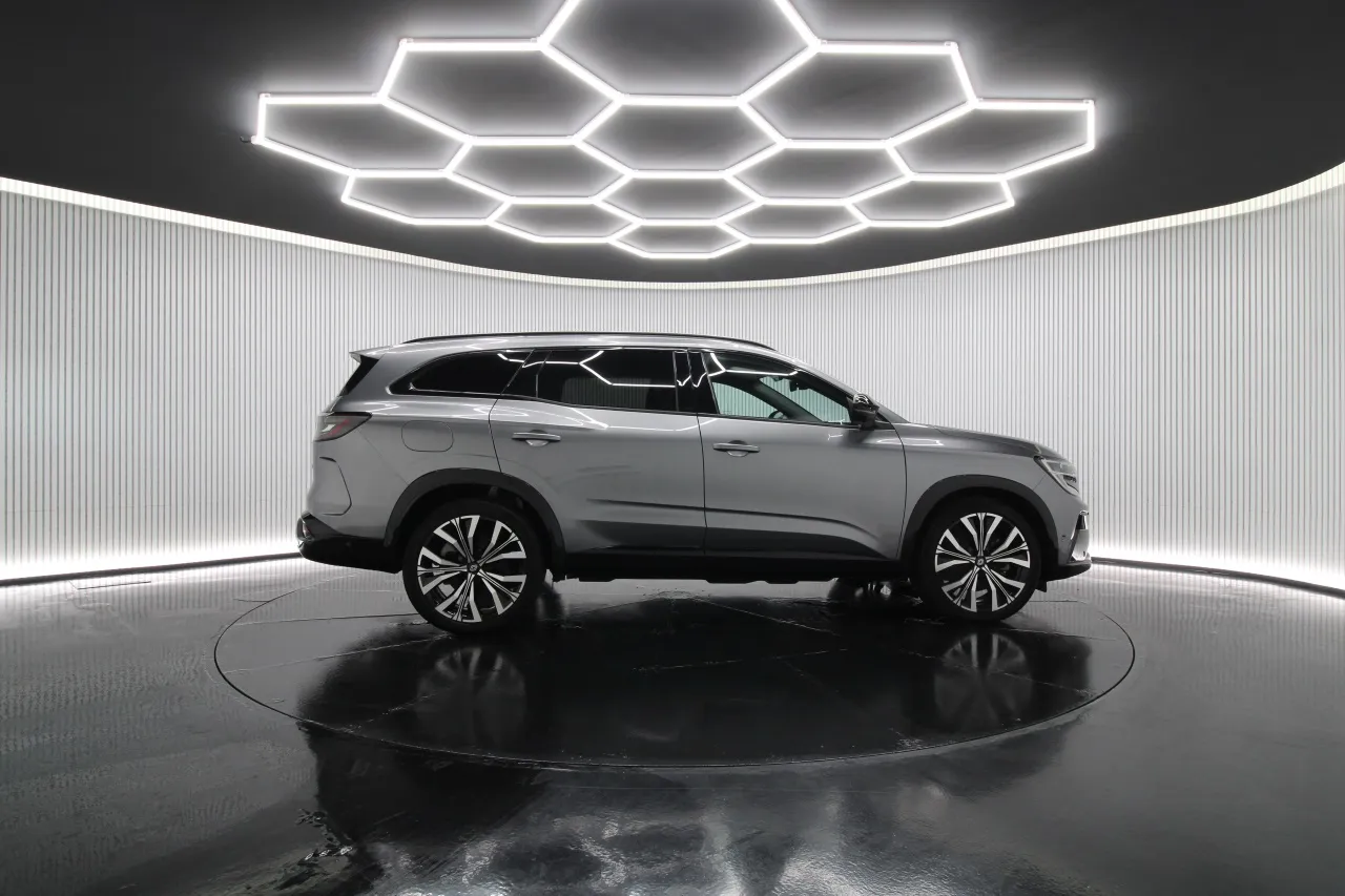 Renault Espace Gasoline Hybrid 6 2023