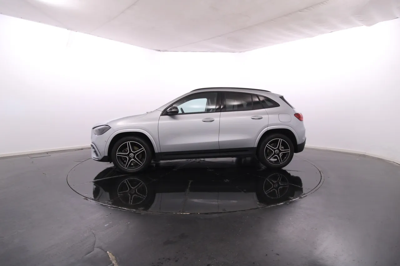 Mercedes-Benz Classe GLA - 250 Elétrico Gasolina 9 2024