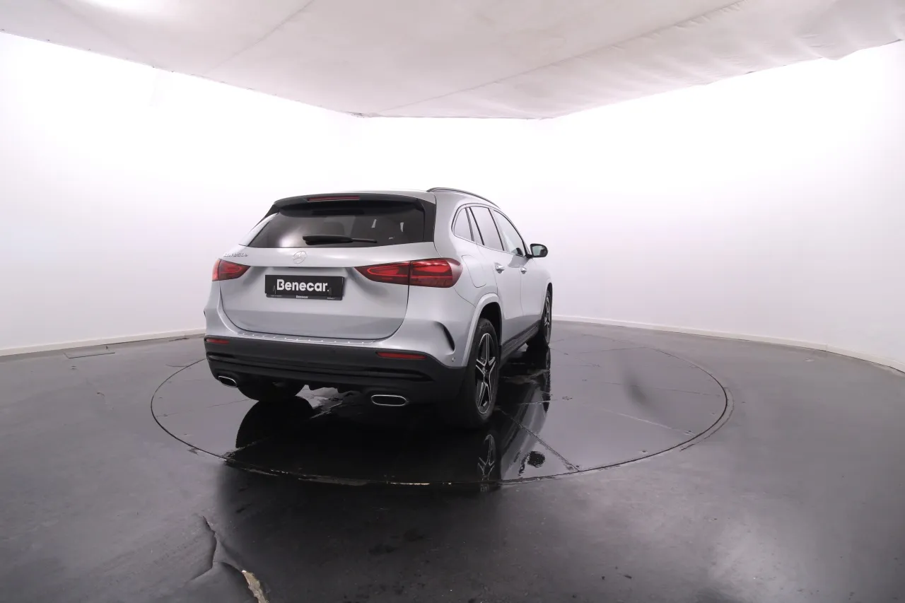 Mercedes-Benz Classe GLA - 250 Elétrico Gasolina 9 2024