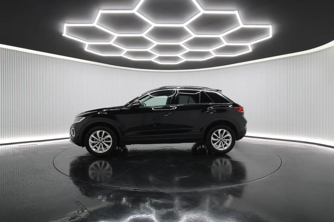 Volkswagen T-Roc Gasoline 2 2025
