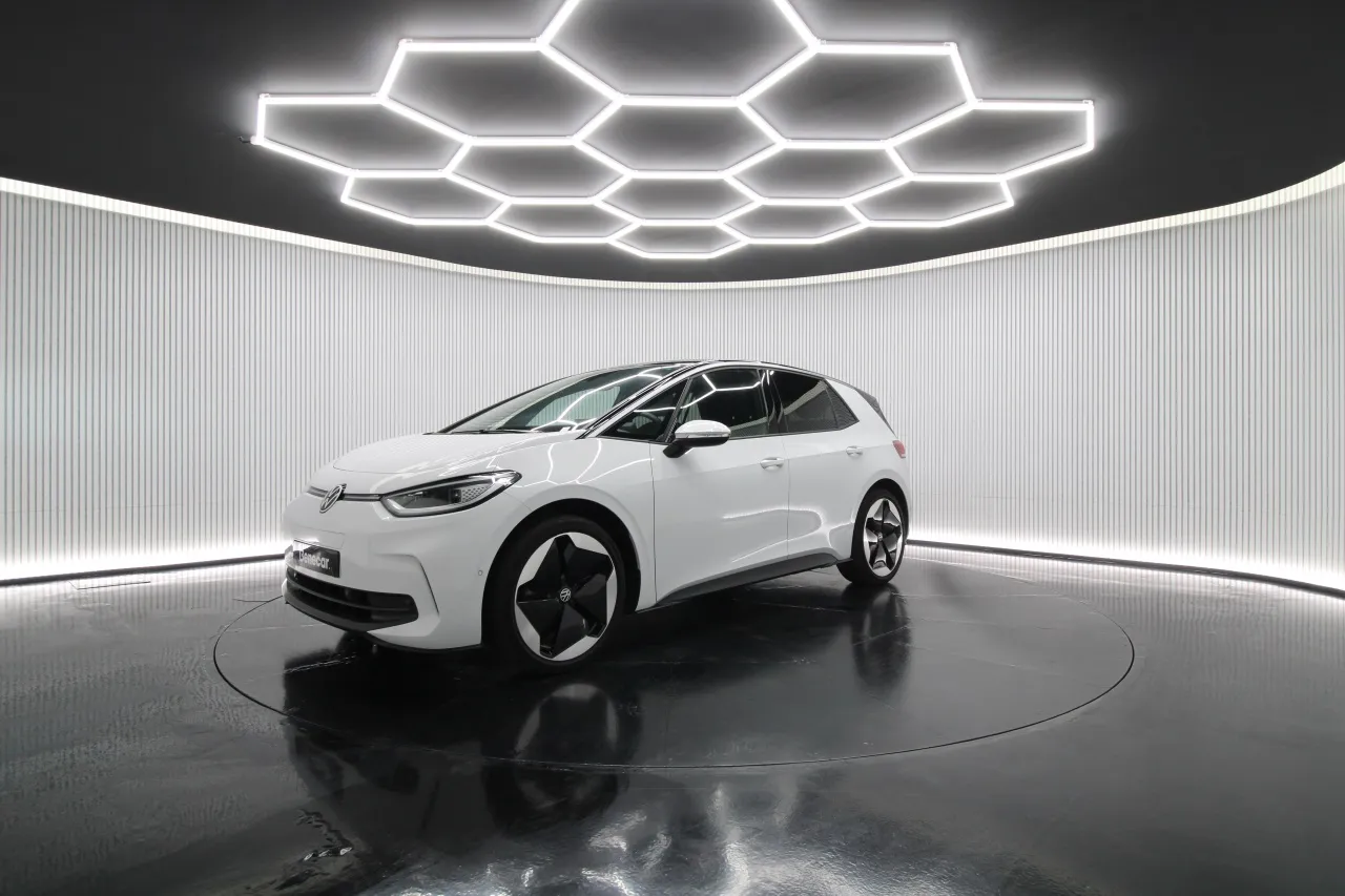 Volkswagen ID 3 Electric 7 2025