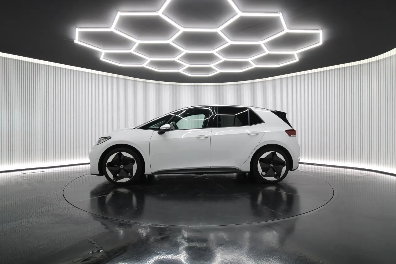Volkswagen ID 3 Electric 7 2025