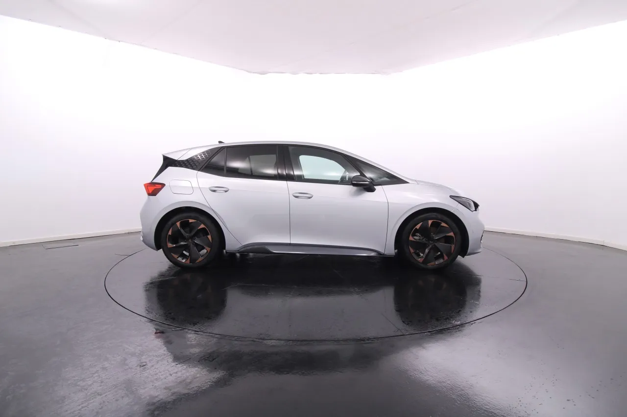 Cupra Born Elétrico 4 2025