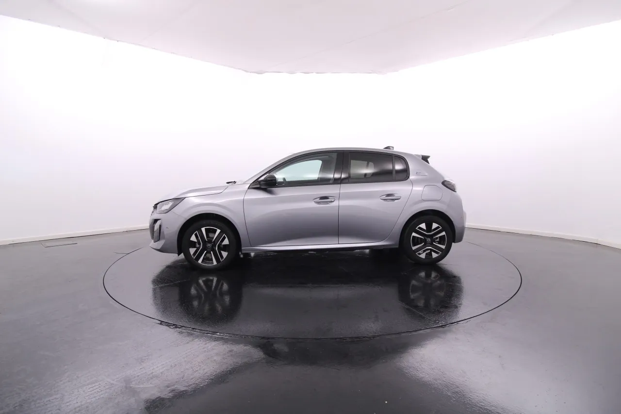 Peugeot e-208 Electric 12 2025