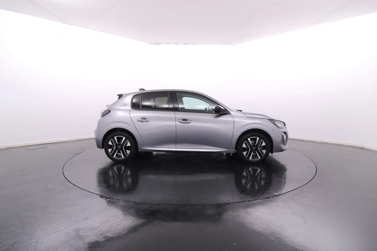 Peugeot e-208 Electric 12 2025