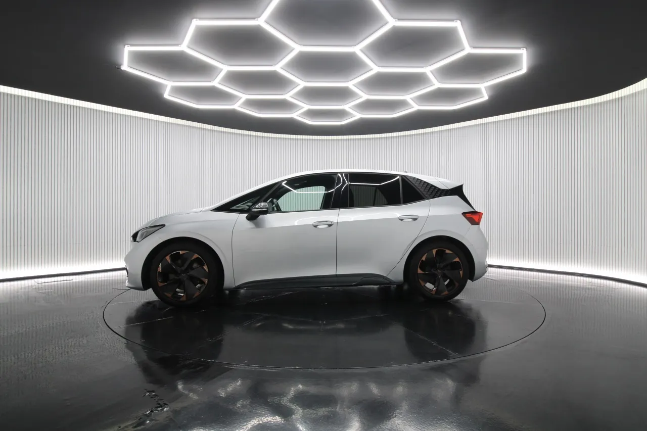Cupra Born Elétrico 2 2025