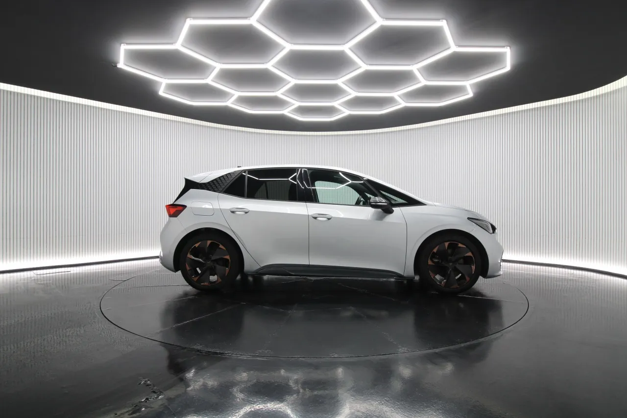 Cupra Born Elétrico 2 2025