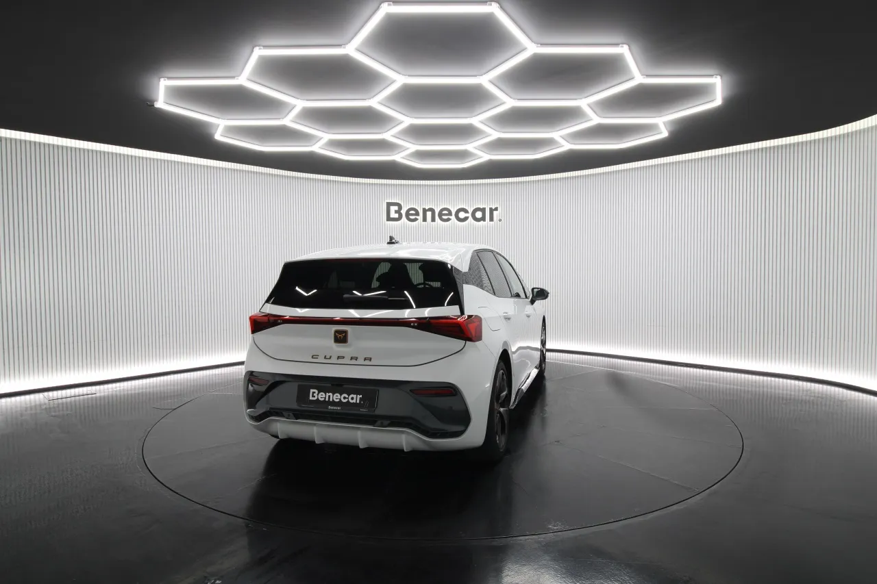 Cupra Born Elétrico 2 2025