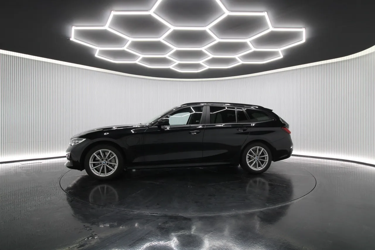 BMW Serie 3 - 330e Elétrico Gasolina 8 2021